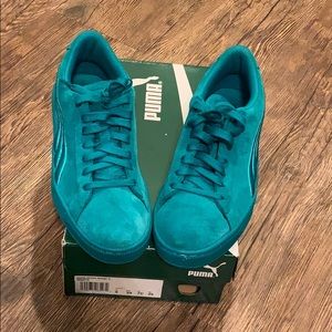 Teal Suede Classic Badge Jr Puma Shoes